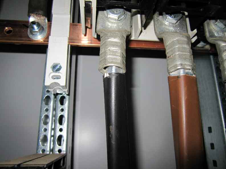 Лоша връзка на алуминиев кабел в кабелна муфа.jpg